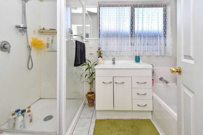 Photo of property in 3/13 Russell Road, Manurewa, Auckland, 2102