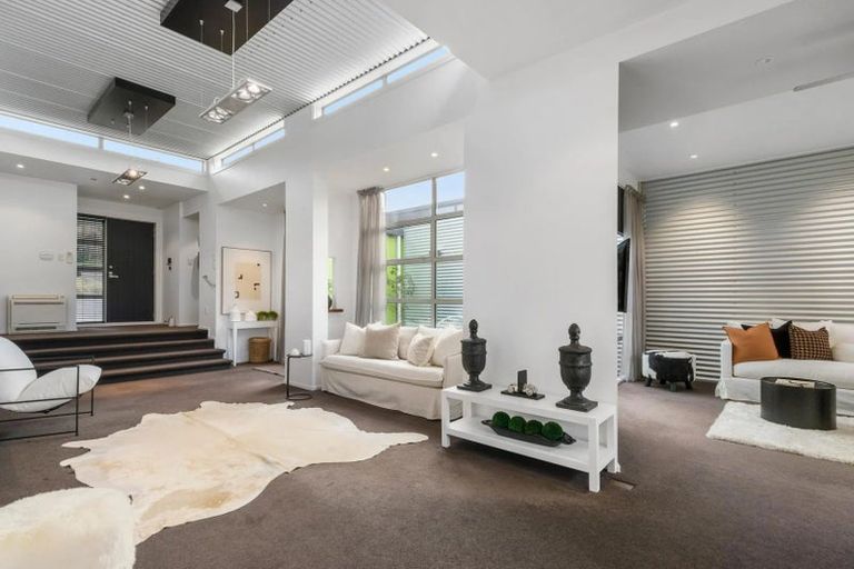 Photo of property in 1/5 Whareora Terrace, Cashmere, Christchurch, 8022