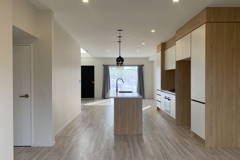 Photo of property in 28 Paina Crescent, Massey, Auckland, 0614