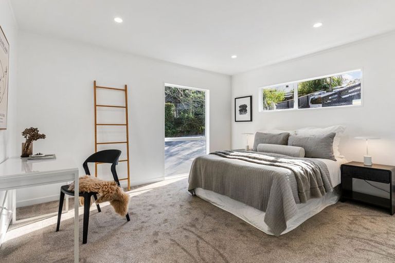Photo of property in 34 Peach Road, Glenfield, Auckland, 0629