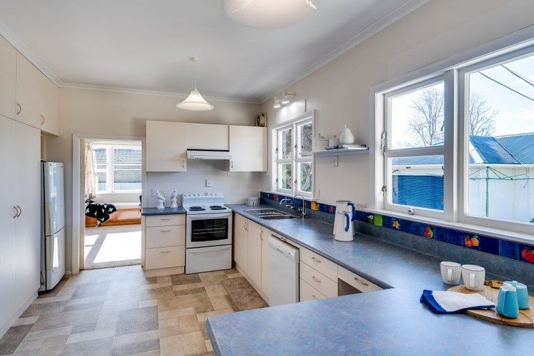 Photo of property in 128 Napier Road, Havelock North, 4130