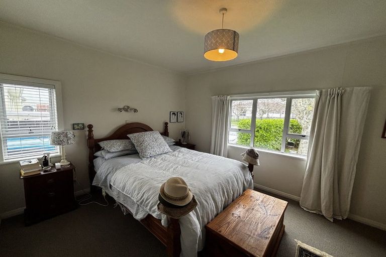 Photo of property in 115 Brooklands Road, Brooklands, New Plymouth, 4310