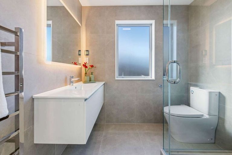 Photo of property in 7c Maroubra Place, Botany Downs, Auckland, 2010