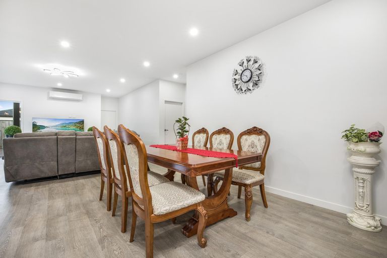 Photo of property in 16 Black Beech Crescent, Takanini, 2110