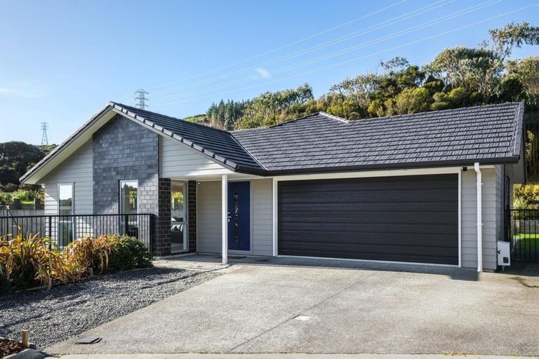 Photo of property in 24 Banks Boulevard, Whitby, Porirua, 5024