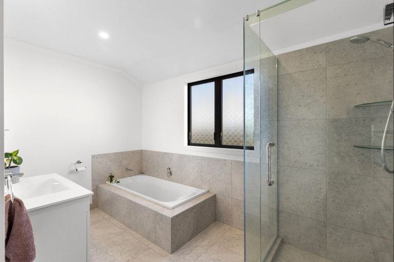 Photo of property in 9 Gibraltar Way, Fitzherbert, Palmerston North, 4410