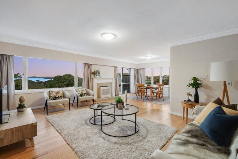 Photo of property in 1/53 Uxbridge Road, Mellons Bay, Auckland, 2014