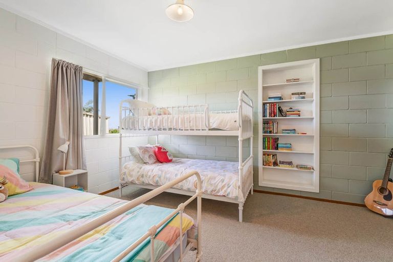 Photo of property in 8 Kotuku Place, Snells Beach, 0920