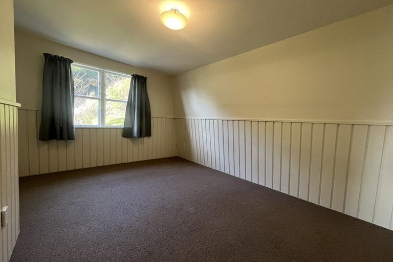 Photo of property in 82 Moeraki Road, Maoribank, Upper Hutt, 5018