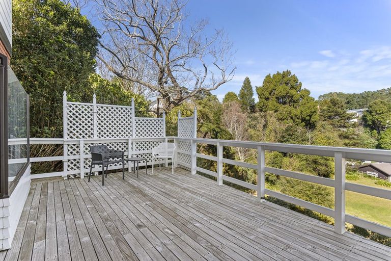 Photo of property in 10 Ridge Lane, New Plymouth, 4310