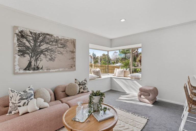 Photo of property in 2 Leigh Place, Paraparaumu Beach, Paraparaumu, 5032