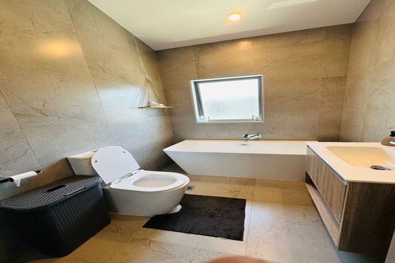 Photo of property in 2/1a Halsey Road, Manurewa, Auckland, 2102