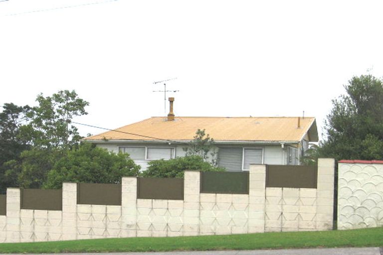 Photo of property in 69 Moire Road, Massey, Auckland, 0614