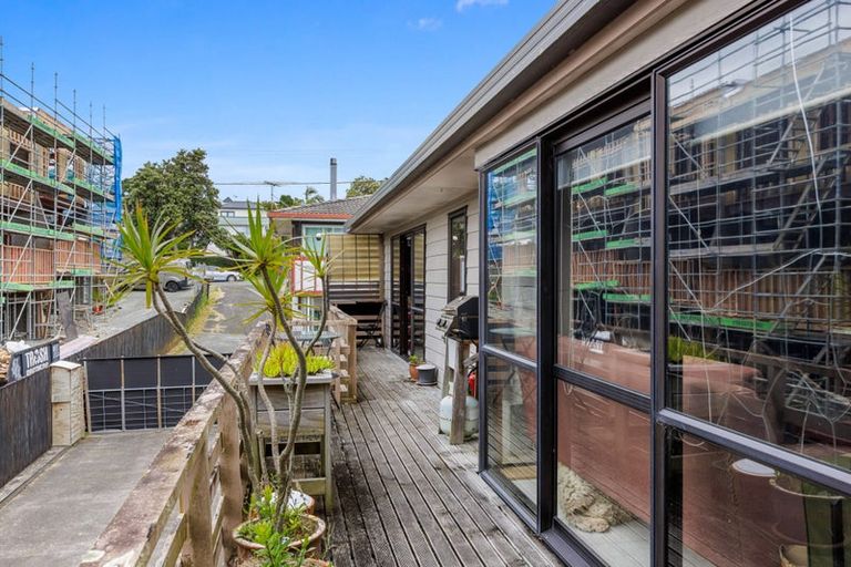 Photo of property in 2/35 Bay Street, Red Beach, 0932