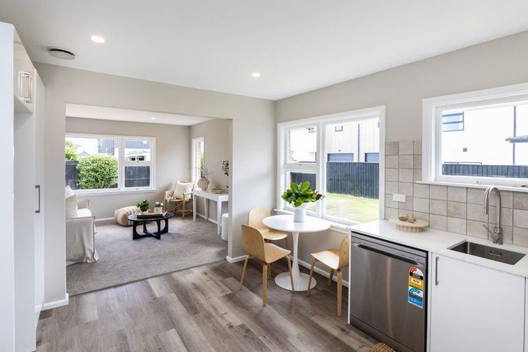 Photo of property in 2/15 Winton Street, St Albans, Christchurch, 8014