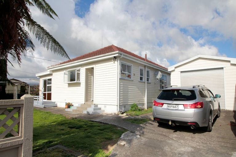 Photo of property in 85 Bartholomew Road, Levin, 5510