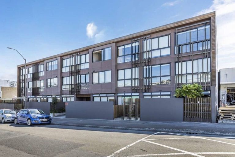 Photo of property in Vedado Apartments, 307/41u Hopper Street, Mount Cook, Wellington, 6011