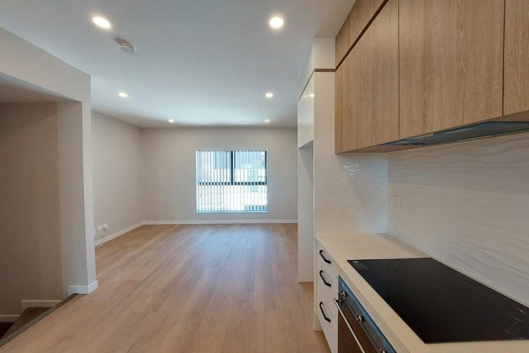 Photo of property in 1/10 Newington Road, Henderson, Auckland, 0612