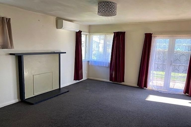 Photo of property in 14 Shanly Street, Waipawa, 4210