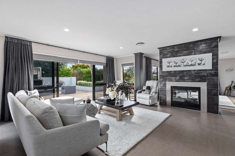 Photo of property in 8 Millbrook Drive, Waiuku, 2683