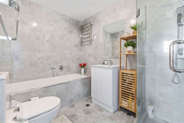 Photo of property in 4d Carolyn Street, Manukau, Auckland, 2025