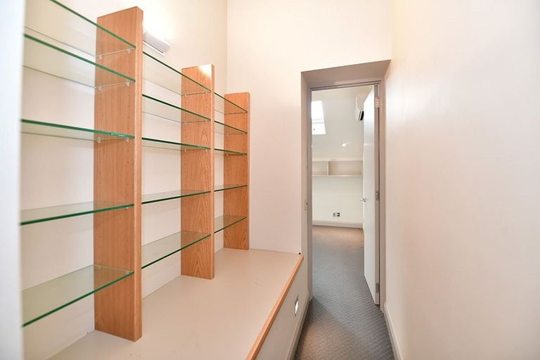 Photo of property in 37 Grovenor Drive, Orewa, 0931