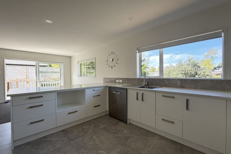 Photo of property in 6 Halder Place, Torbay, Auckland, 0632
