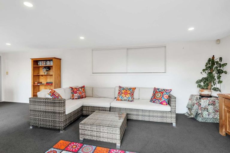 Photo of property in 11 North Way, Titirangi, Auckland, 0604