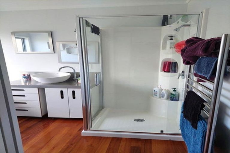 Photo of property in 104 Victoria Avenue, Waiuku, 2123