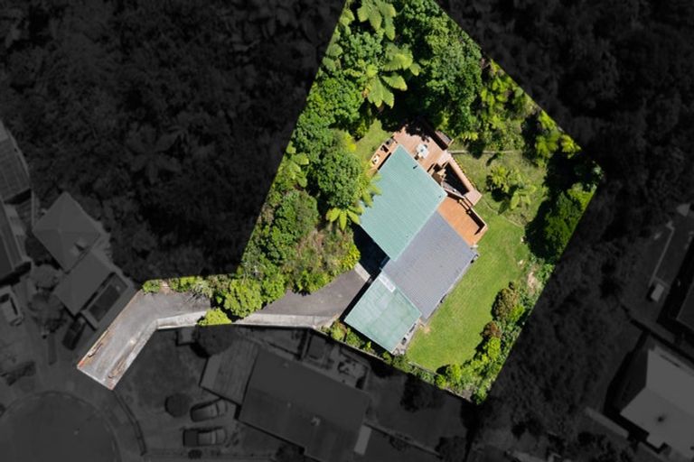 Photo of property in 11 Bogle Grove, Stokes Valley, Lower Hutt, 5019
