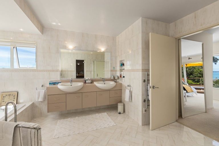 Photo of property in 17 Sykes Avenue, Hatfields Beach, Orewa, 0931