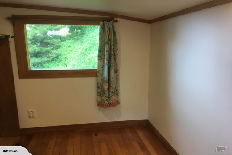 Photo of property in 2/158 Breaker Bay Road, Breaker Bay, Wellington, 6022