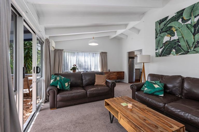 Photo of property in 4/191 Titirangi Road, Titirangi, Auckland, 0604