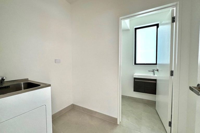 Photo of property in 13a Matterhorn Crescent, Northpark, Auckland, 2013