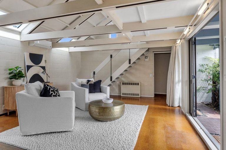 Photo of property in 19 Kent Lodge Avenue, Avonhead, Christchurch, 8042