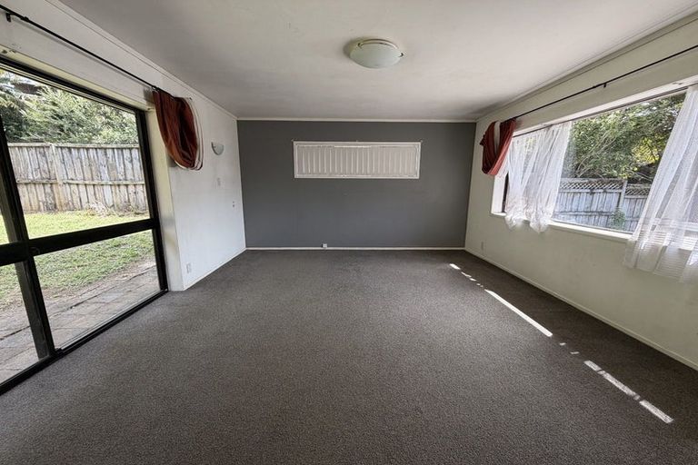 Photo of property in 2/35 Palliser Lane, Browns Bay, Auckland, 0630