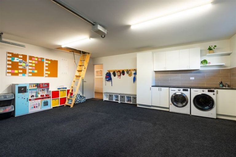 Photo of property in 14 Kahu Close, Orewa, 0931