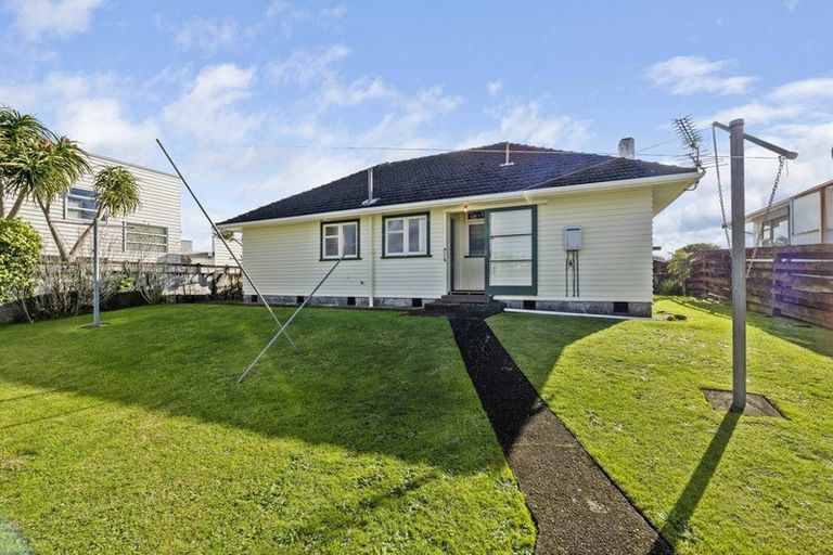 Photo of property in 9a Chilman Street, Strandon, New Plymouth, 4312