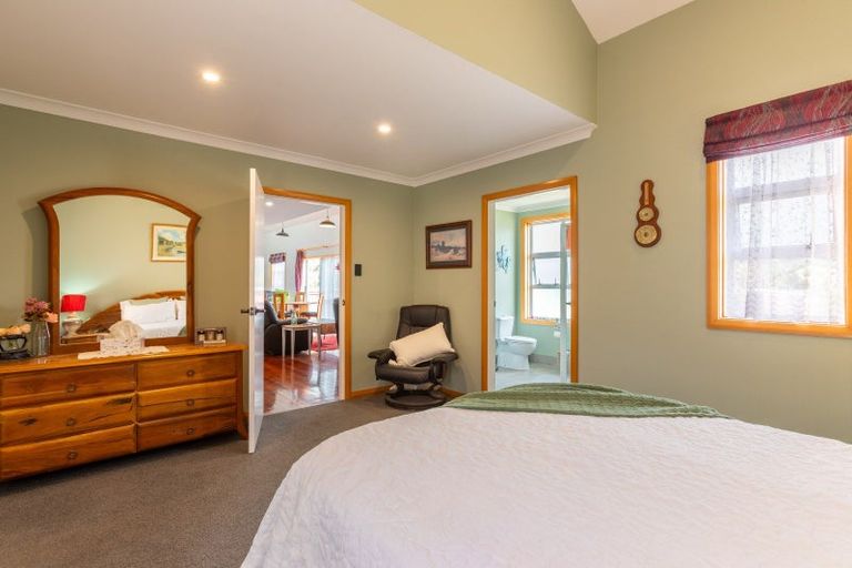 Photo of property in 77 Mclean Street, Woodville, 4920