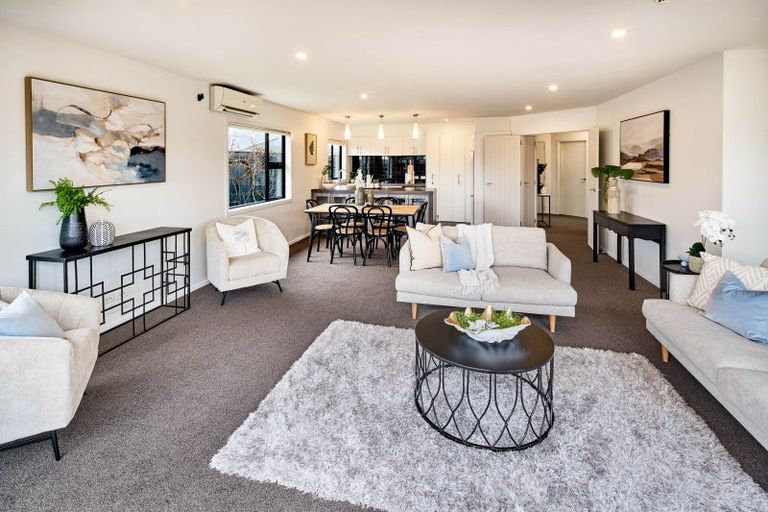 Photo of property in 49 Sunstone Crescent, Brown Owl, Upper Hutt, 5018