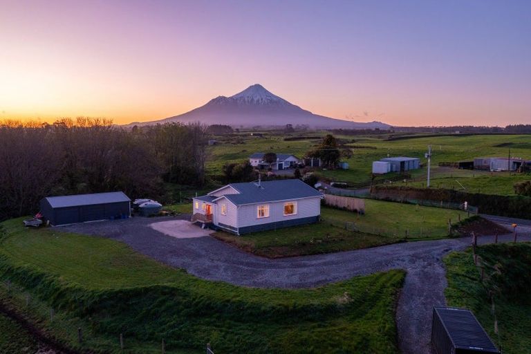 Photo of property in 403 Opunake Road, Cardiff, Stratford, 4391