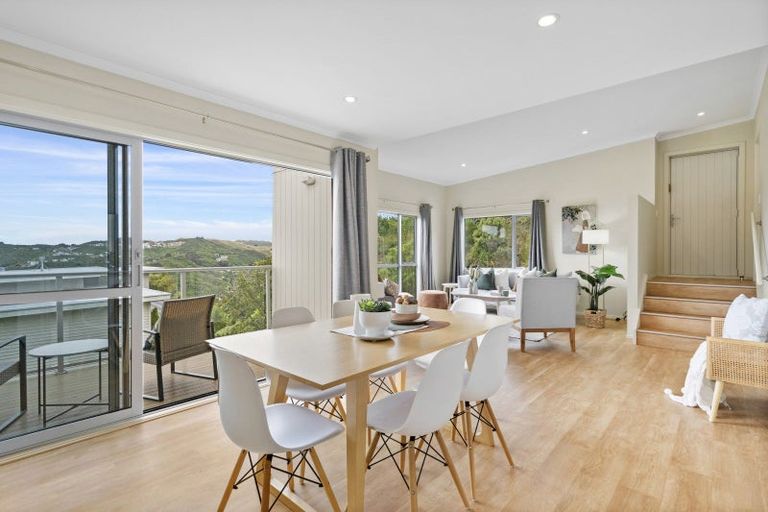 Photo of property in 10 Mewburn Rise, Karori, Wellington, 6012