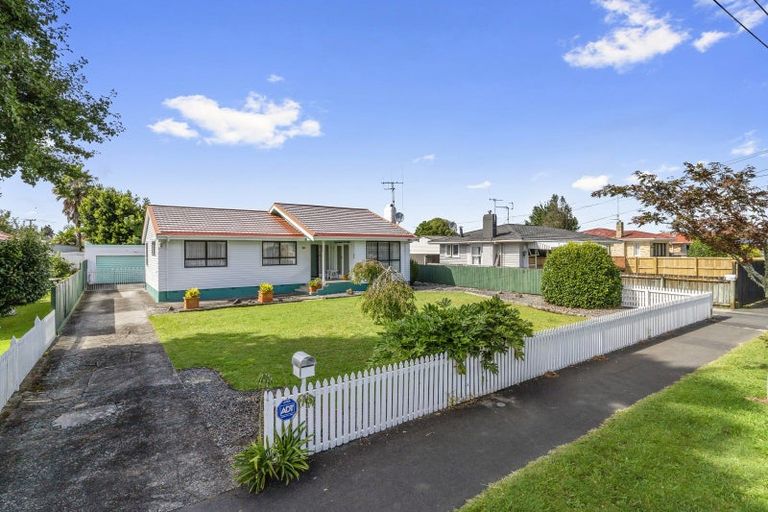 Photo of property in 76 Vardon Road, St Andrews, Hamilton, 3200