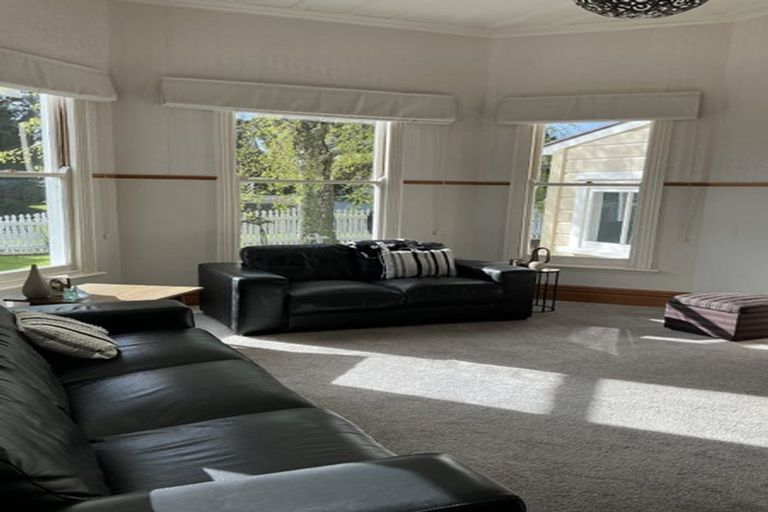 Photo of property in 4 Handley Place, Glen Avon, New Plymouth, 4312