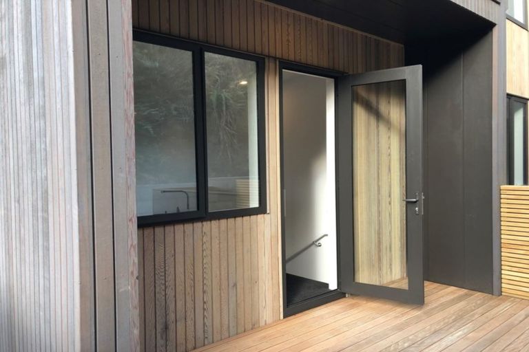 Photo of property in 15/20u Trent Street, Island Bay, Wellington, 6023