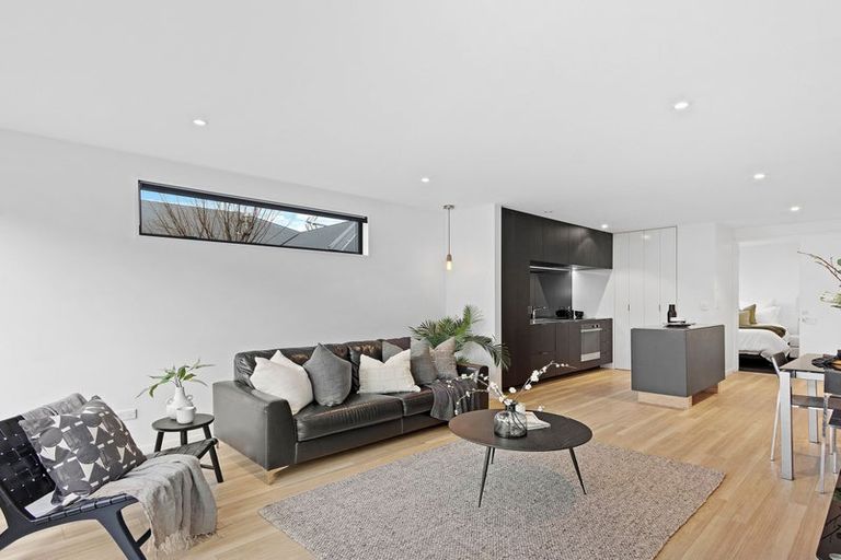 Photo of property in 138e Holly Road, St Albans, Christchurch, 8014