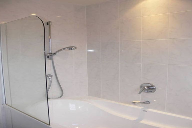 Photo of property in 1/41 High Road, Glenfield, Auckland, 0629