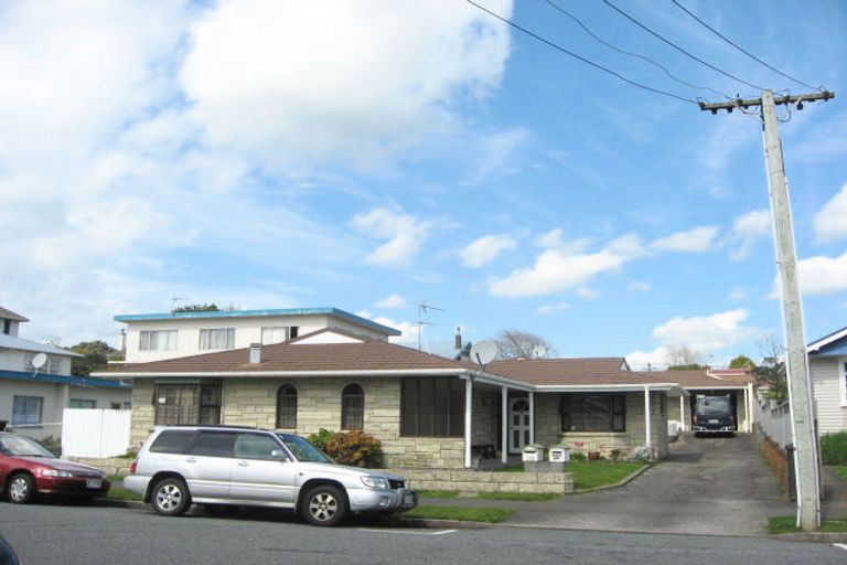 Photo of property in 35b Fulford Street, New Plymouth, 4310
