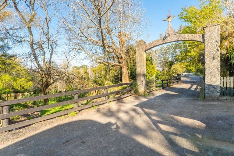 Photo of property in 65 Annett Road, Kumeu, 0891