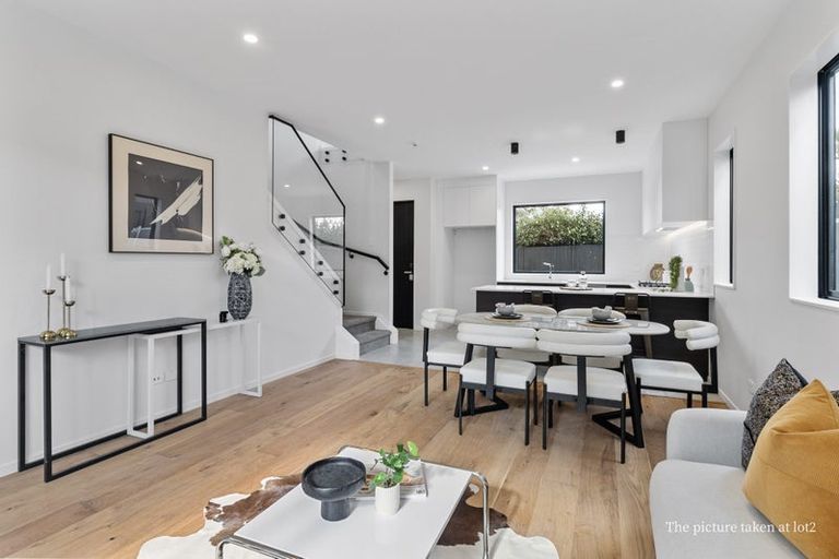 Photo of property in 105c Sycamore Drive, Sunnynook, Auckland, 0620